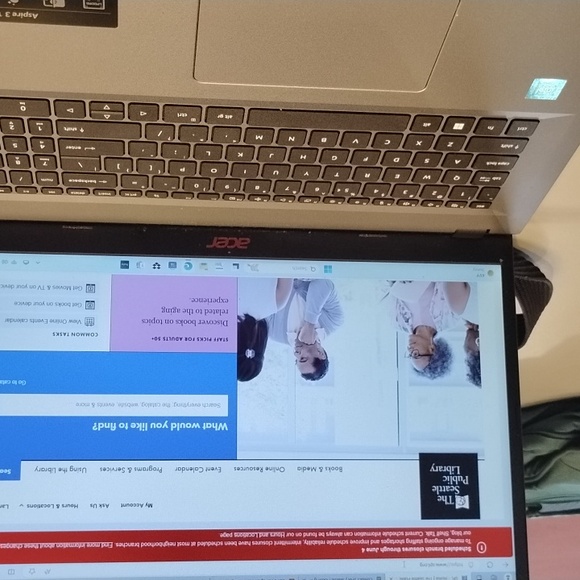 Laptop - Picture 2 of 4